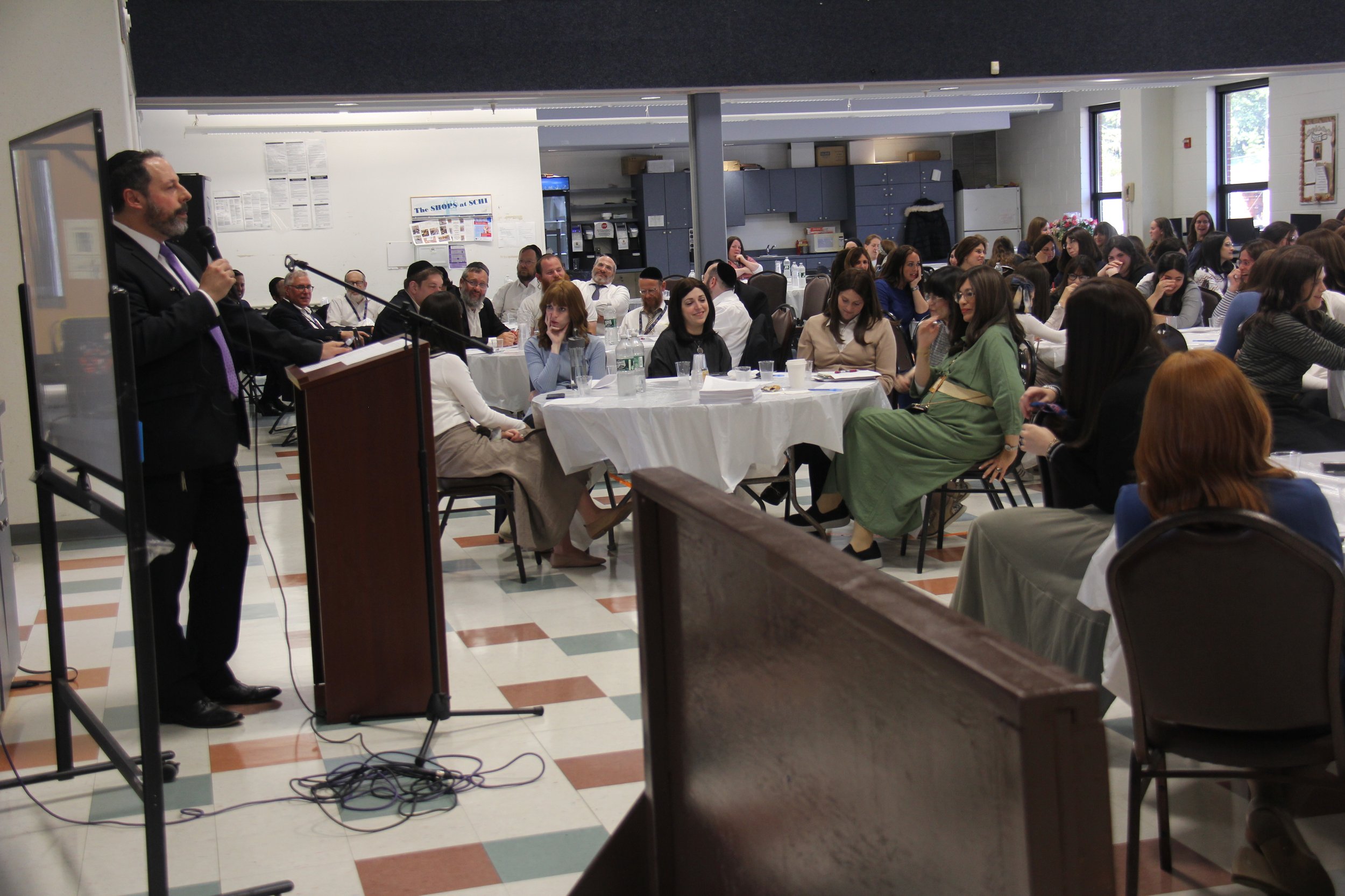 Naphtali Hoff leading professional development