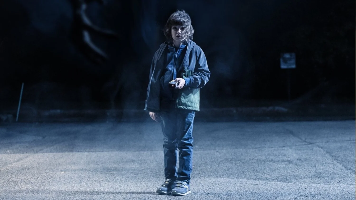 Playing a came. Come play фильм 2018. A boy with vr glass. Playing a came. Playing a came.