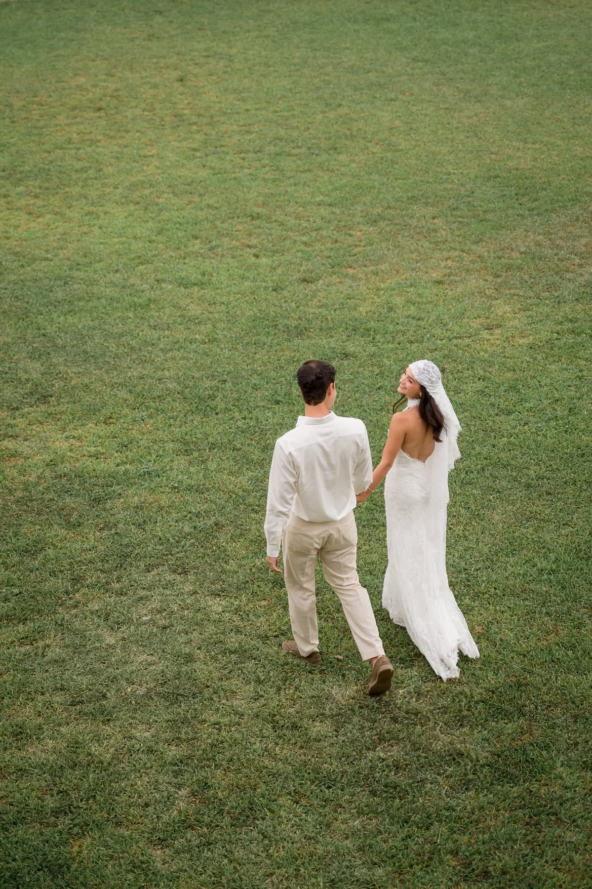Momento espontáneo de boda en la Riviera Maya, por Gaber Studio fotógrafos de bodas