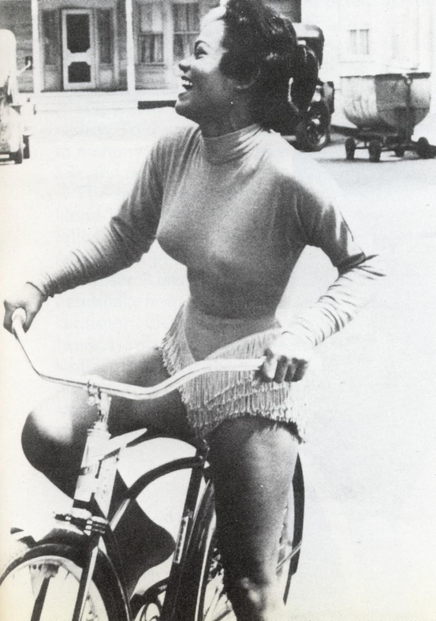 Miss and bikes - Page 40 4db75-4054d1230541326-eartha-14