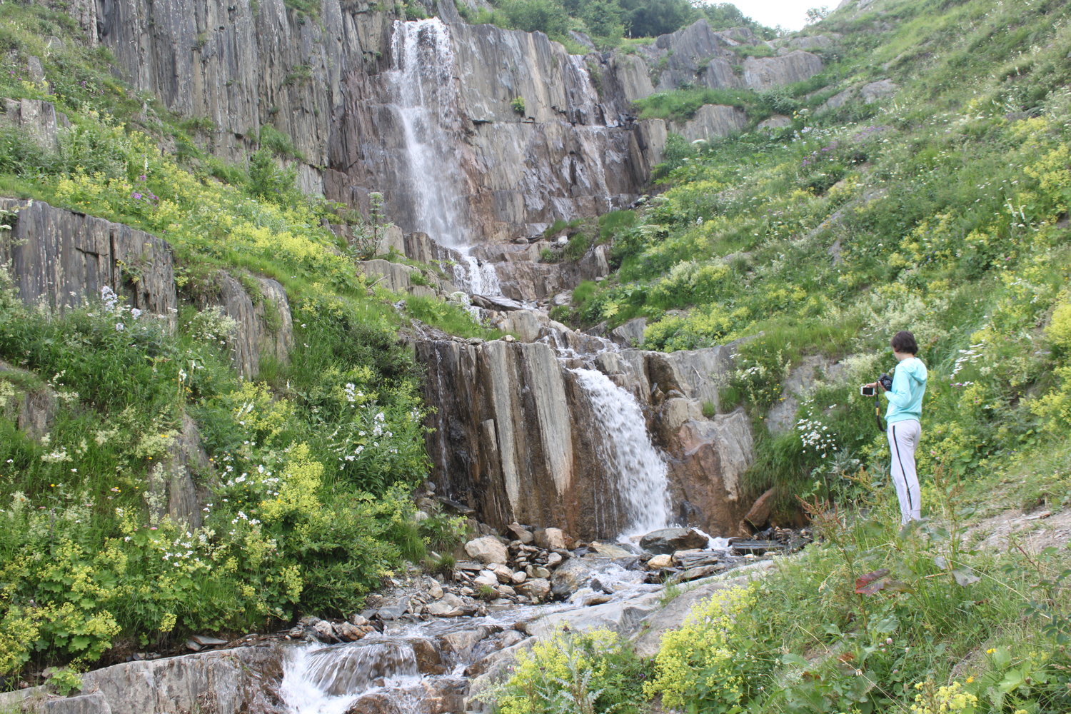 Тысяча водопадов. Мартвильский каньон Грузия. Большой водопад Окаце Кинчха Грузия. Фото Мартвильских водопадов.