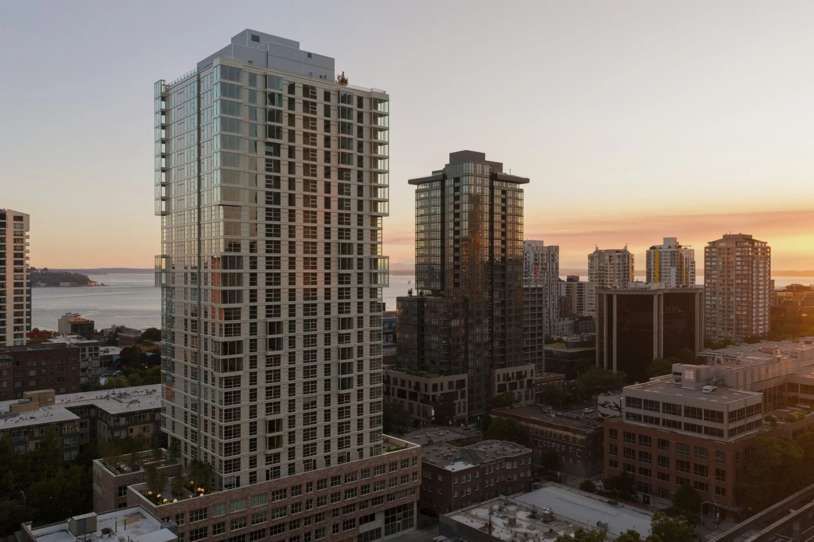 The Kaye tower in Seattle at sunset