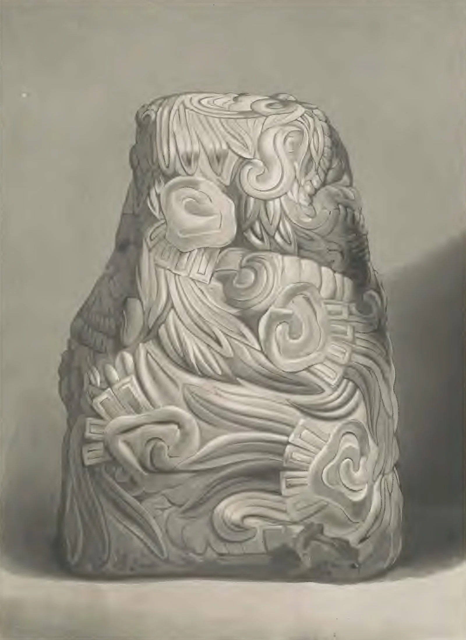 El mismo busto visto por detrás: la superficie cubierta por espirales y mechones de plumas que parecen las vueltas de un cuerpo de serpiente