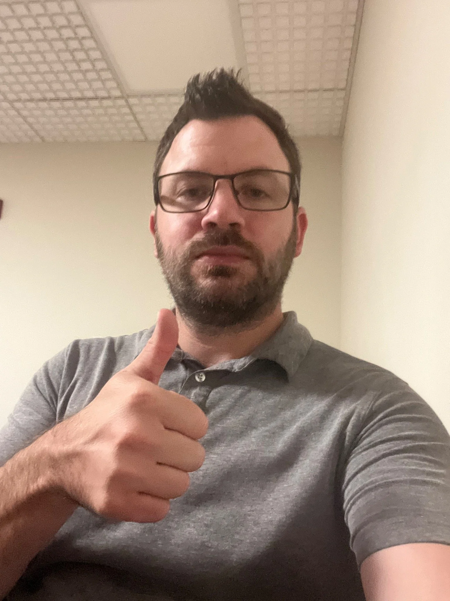 Rob S., Quizzoholics trivia host