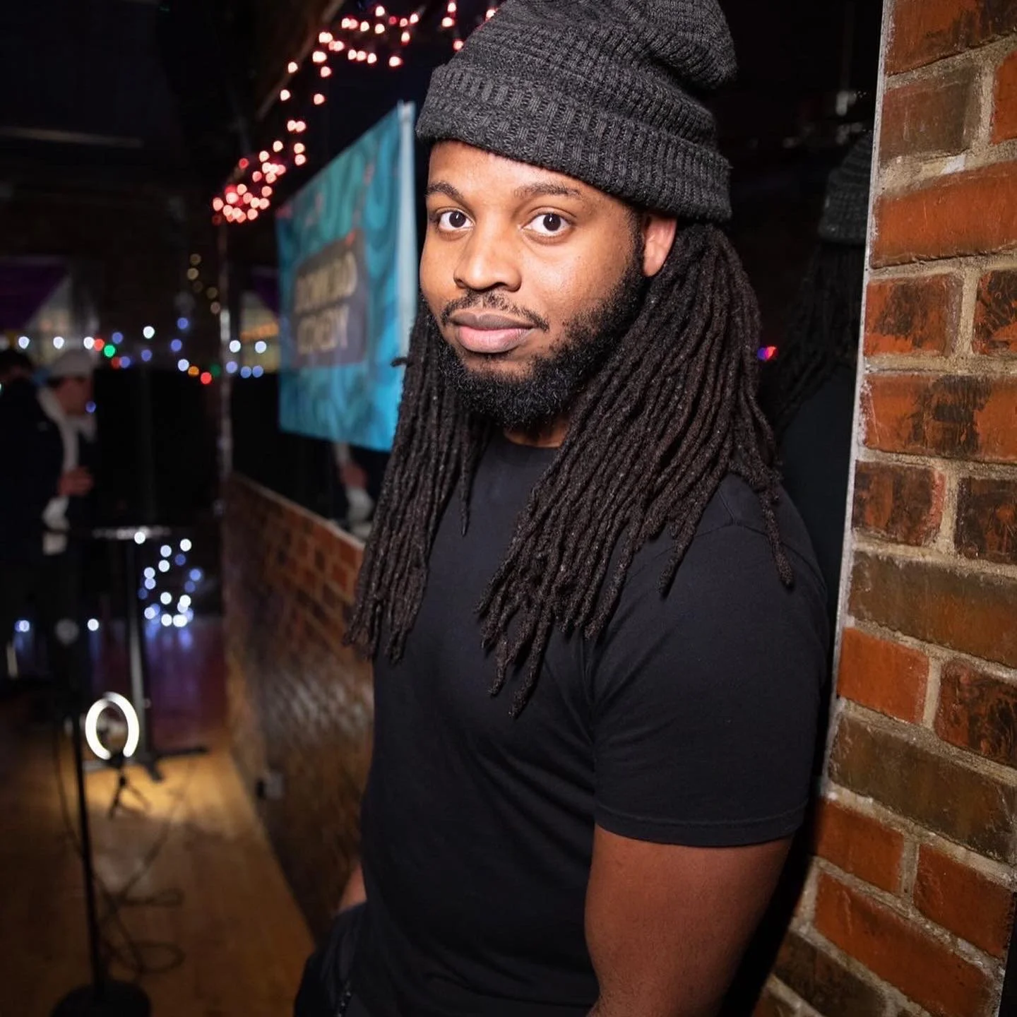Andre Mitchell, Quizzoholics trivia host and professional comedian