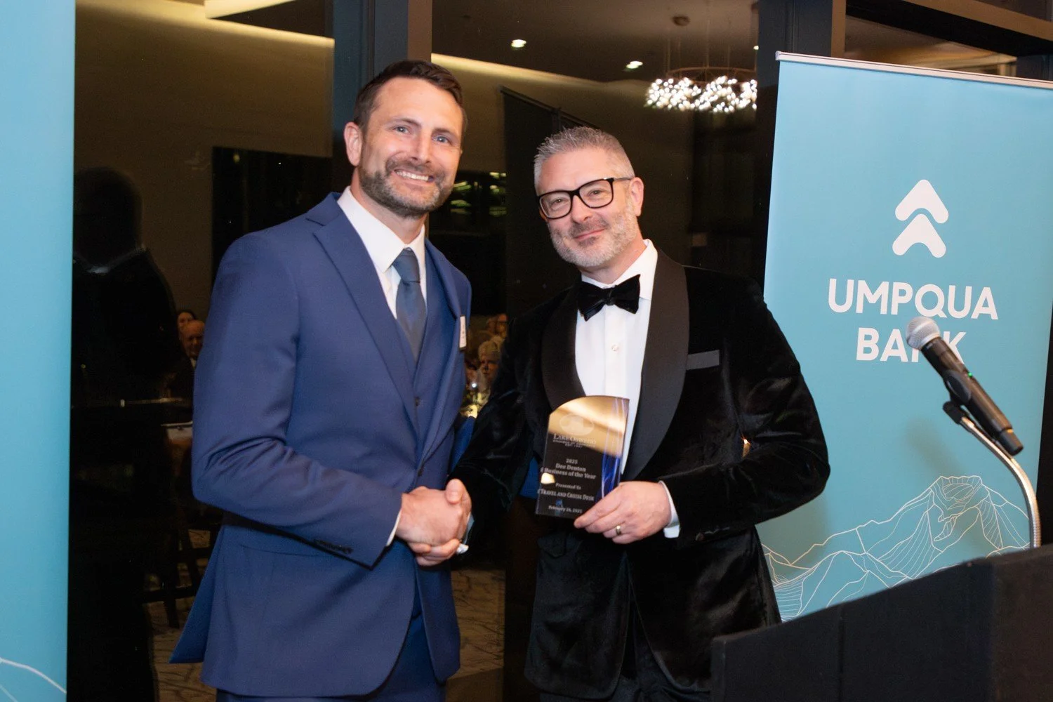 Travel and Cruise Desk Dee Denton Business of the Year award Lake Oswego Chamber of Commerce