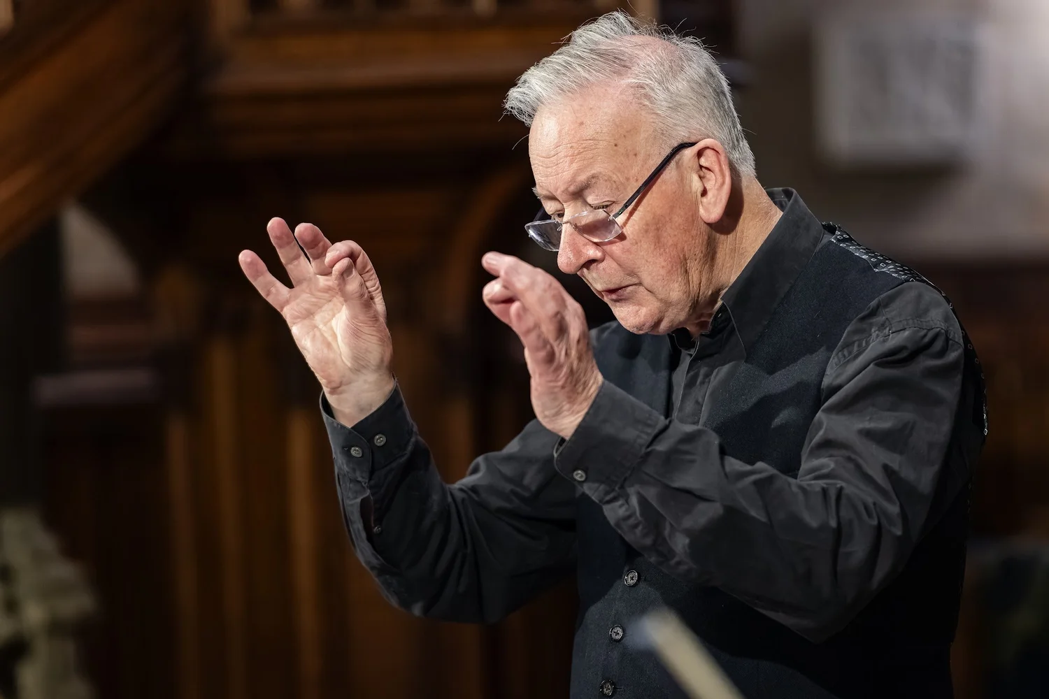 Edward Higginbottom conducting Instruments of Time & Truth