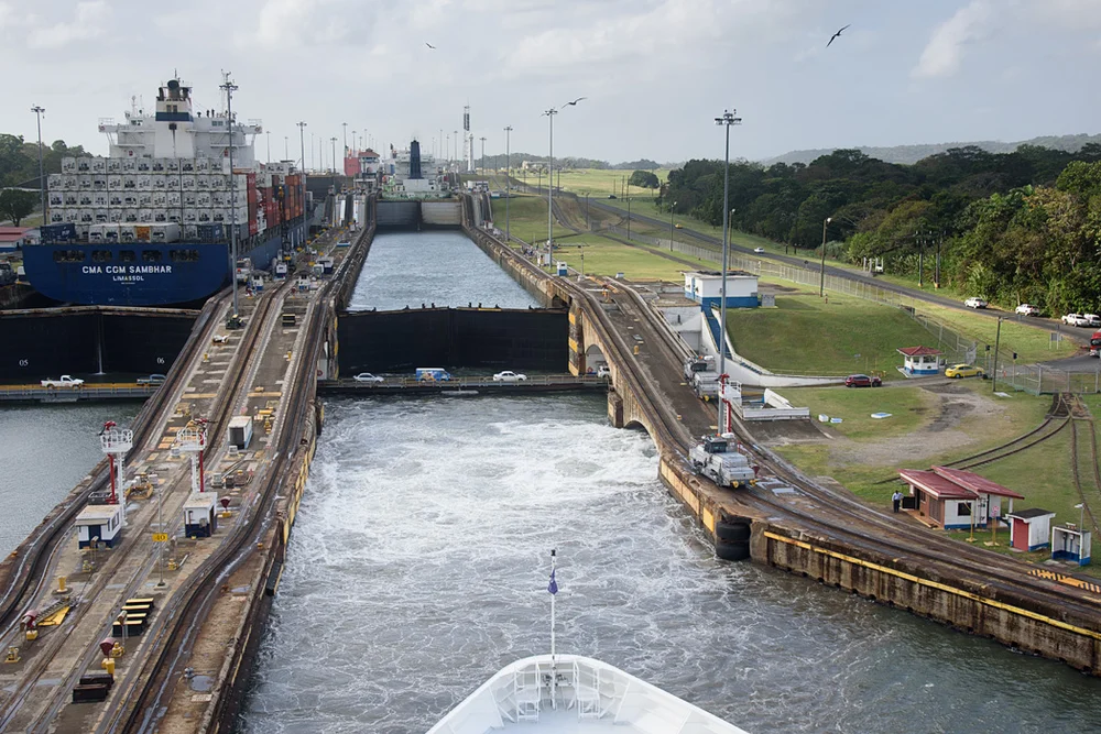 ширина панамского канала. панамский канал 19 век.