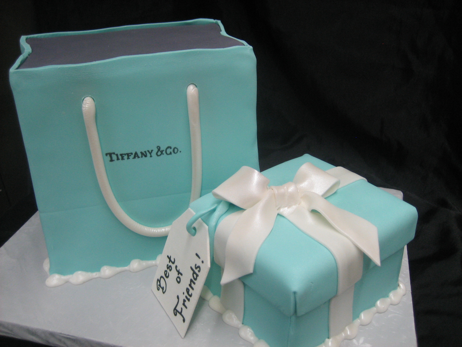 Торт тиффани. Торт Тиффани Спар. Торт коробка Тиффани. Коробка для торта. Торт Тиффани на день рождения.