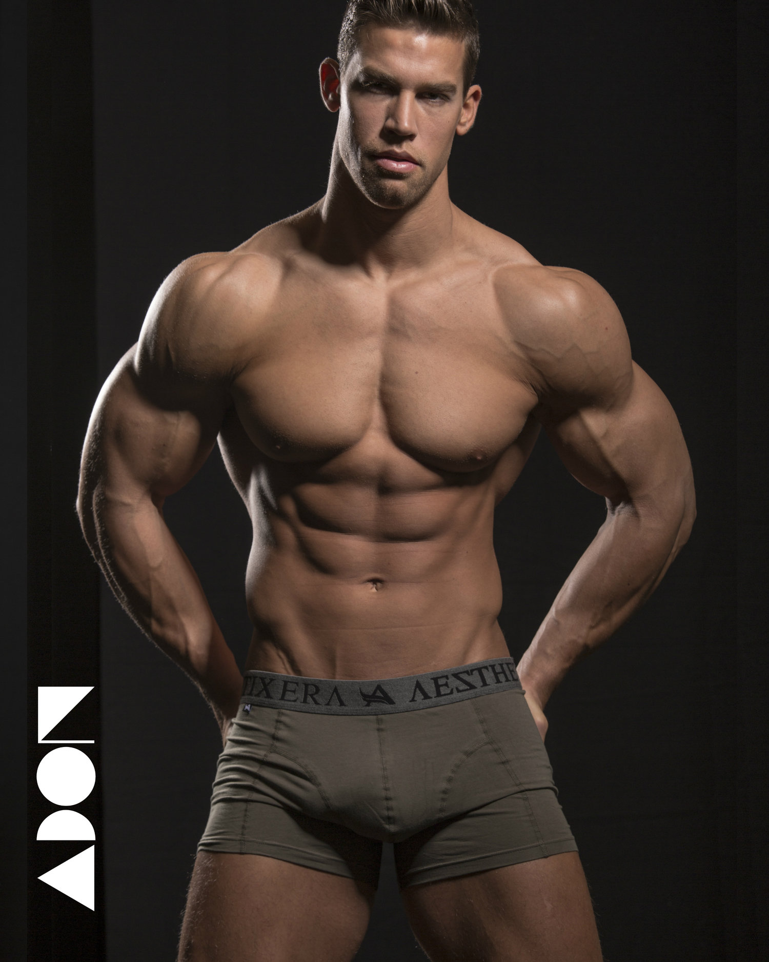 Kris Evans бодибилдер