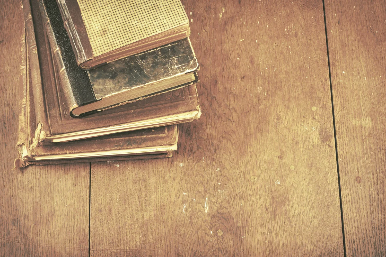 старая книжка. старые книги на прозрачном фоне. Old diary. Armenian old books. фон старинная книга черно белый.