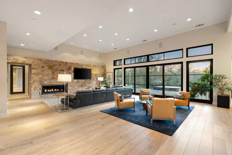 Malibu Estate veneer in an interior.