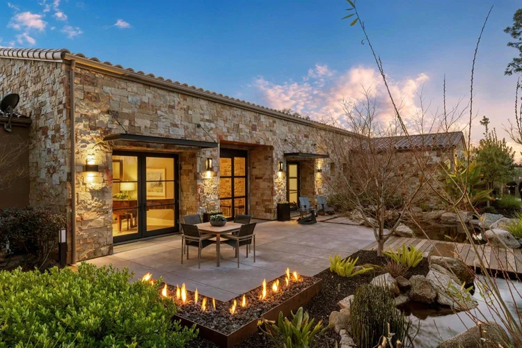 Malibu Estate veneer on a facade.