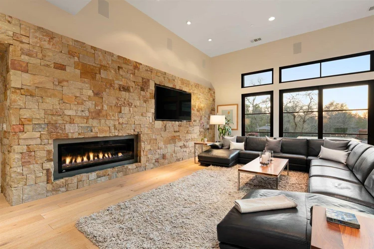 Malibu Estate veneer in an interior.