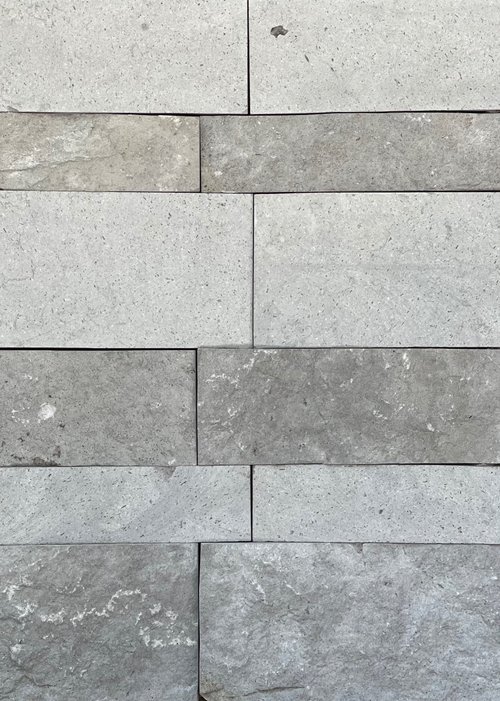 Grizzly natural stone, gray
