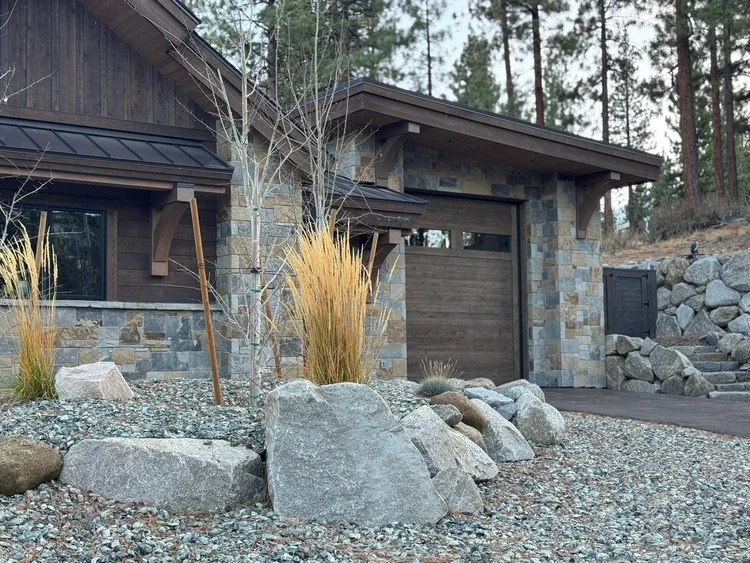 Aspen Estate veneer and Silver Mountain sills and wainscot caps on a facade.