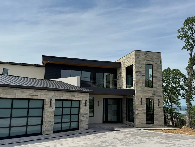 Bellevue Estate veneer on an entry.