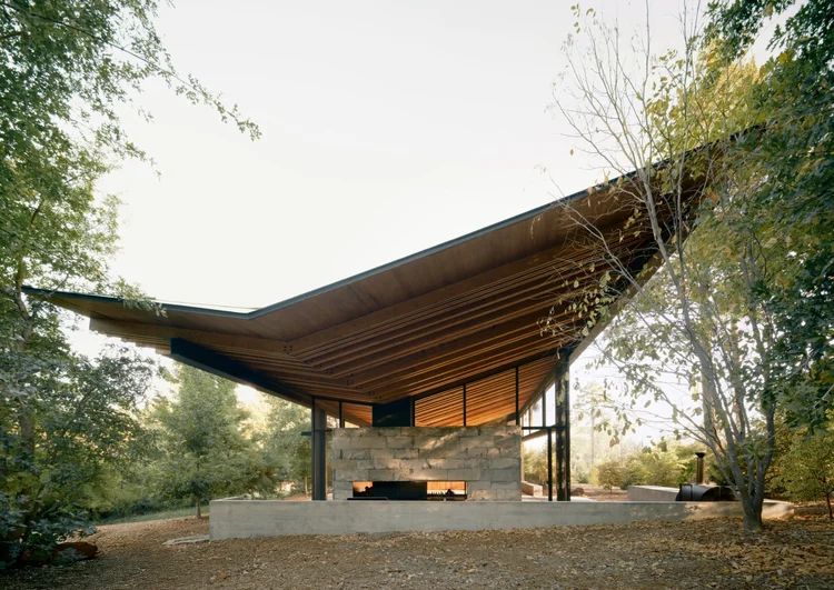 Whistler Basalt panel veneer in a natural face with dry-stack joints at an interior fireplace.