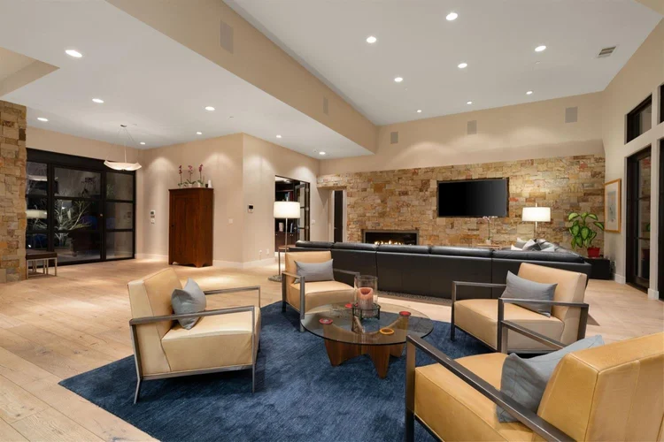 Malibu Estate veneer in an interior.