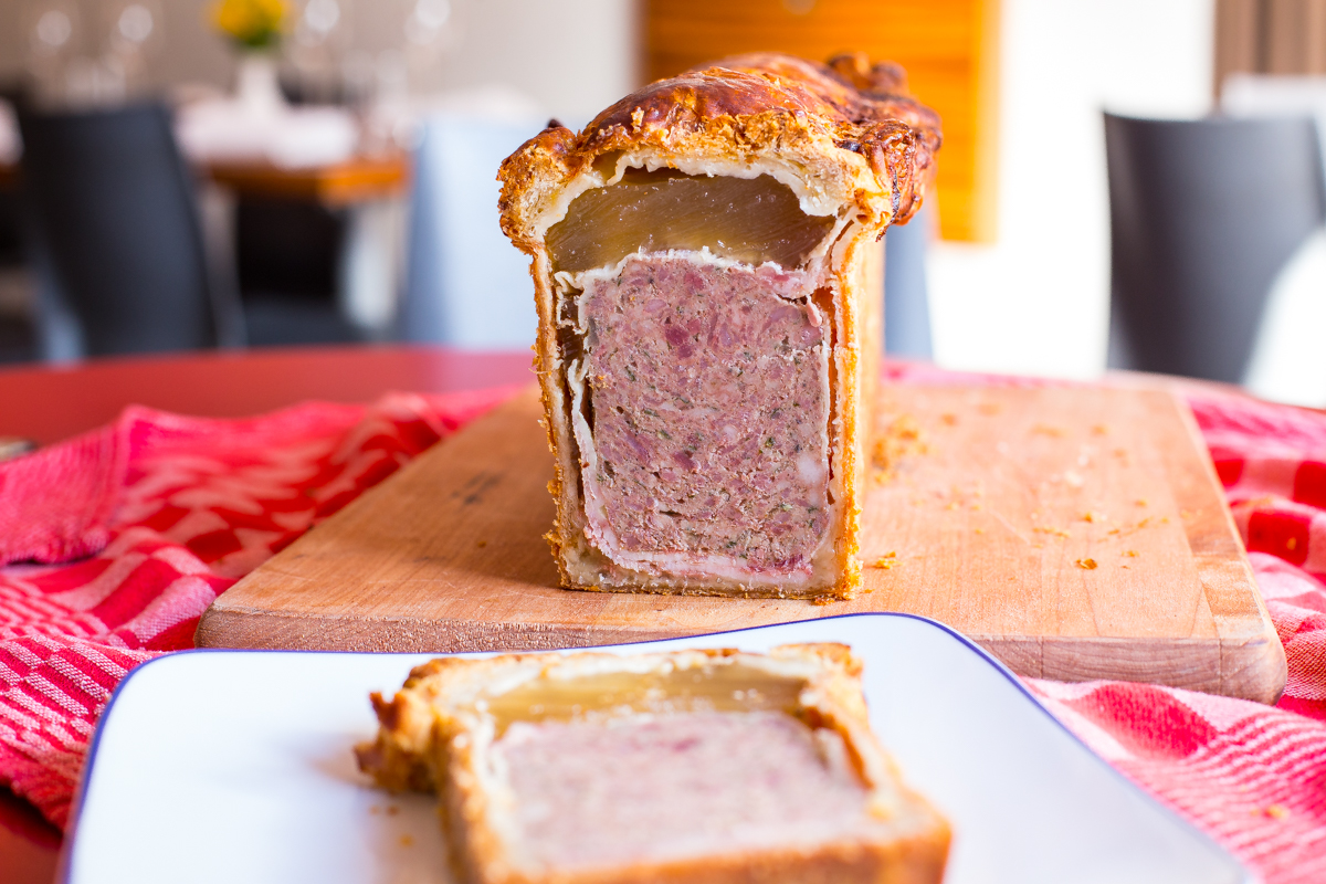 Французский мясной пирог pate en croute