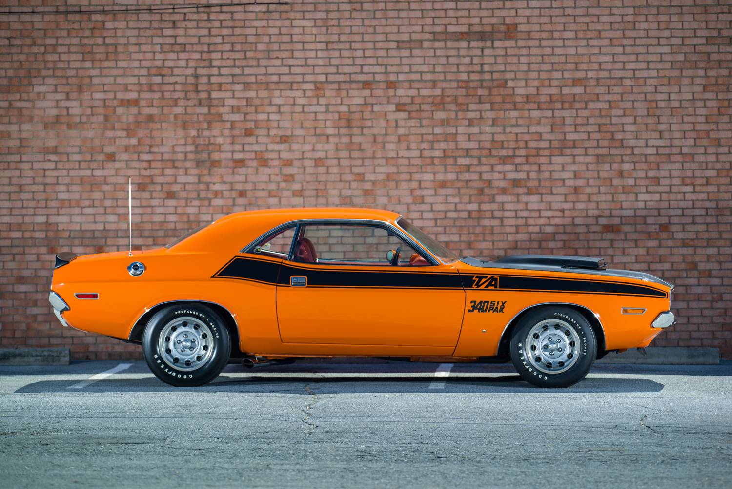 Dodge Челленджер 1969 оранжевый