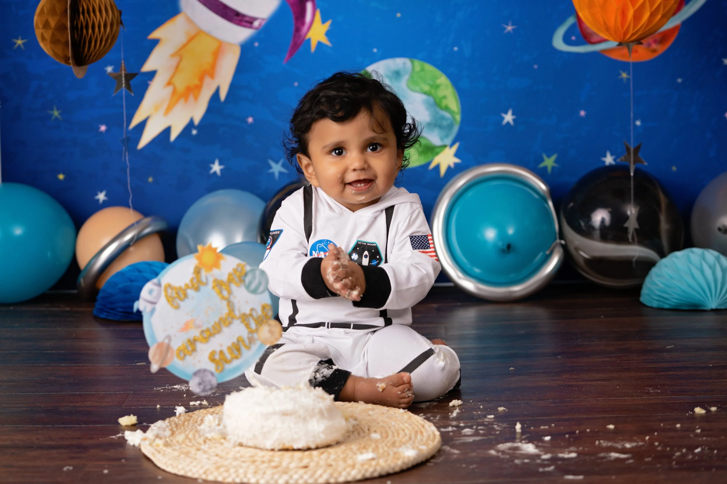 Personalized first birthday portrait experience in Chattanooga