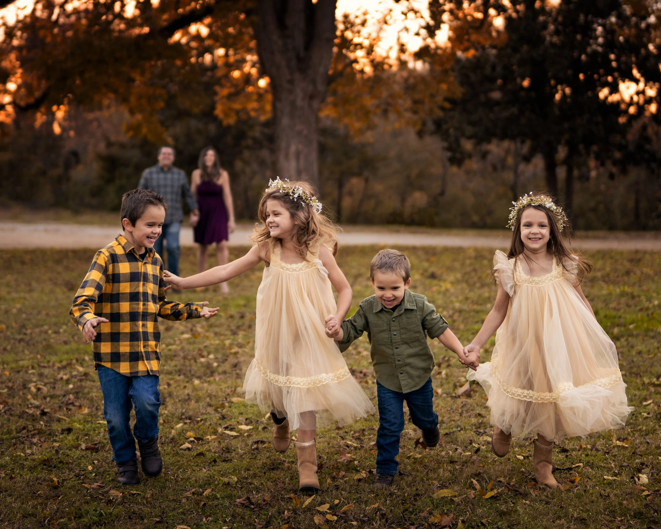Children laughing and playing during a relaxed Chattanooga family photography experience
