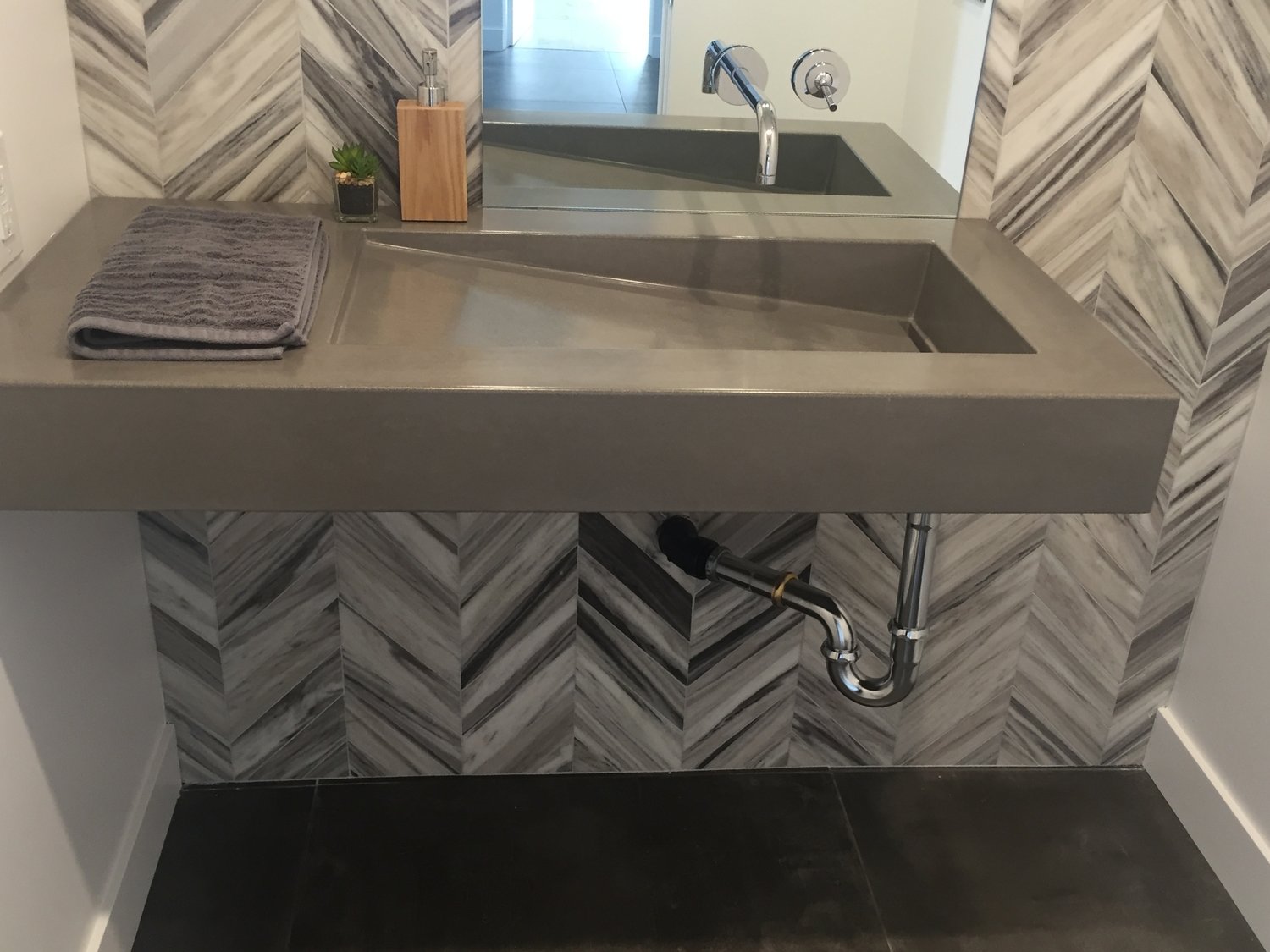 Столешница из керамогранита 1200х600