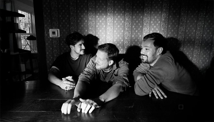 MUMFORD & SONS