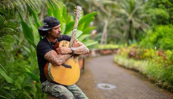 Michael Franti & Spearhead