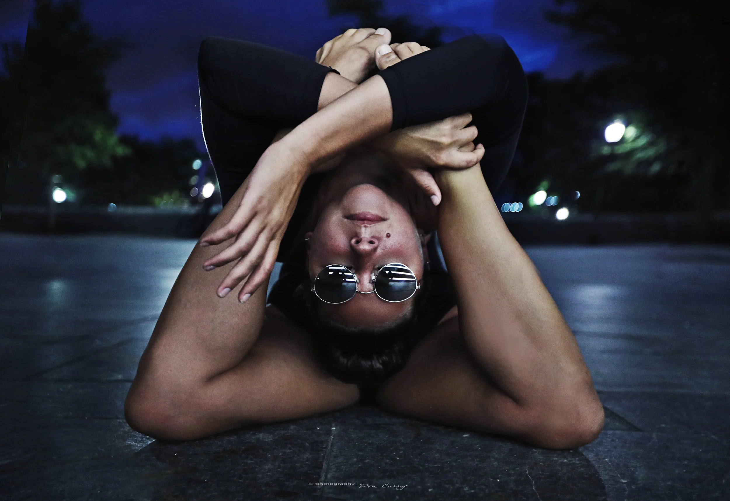 Professional contortion and hand balancing act