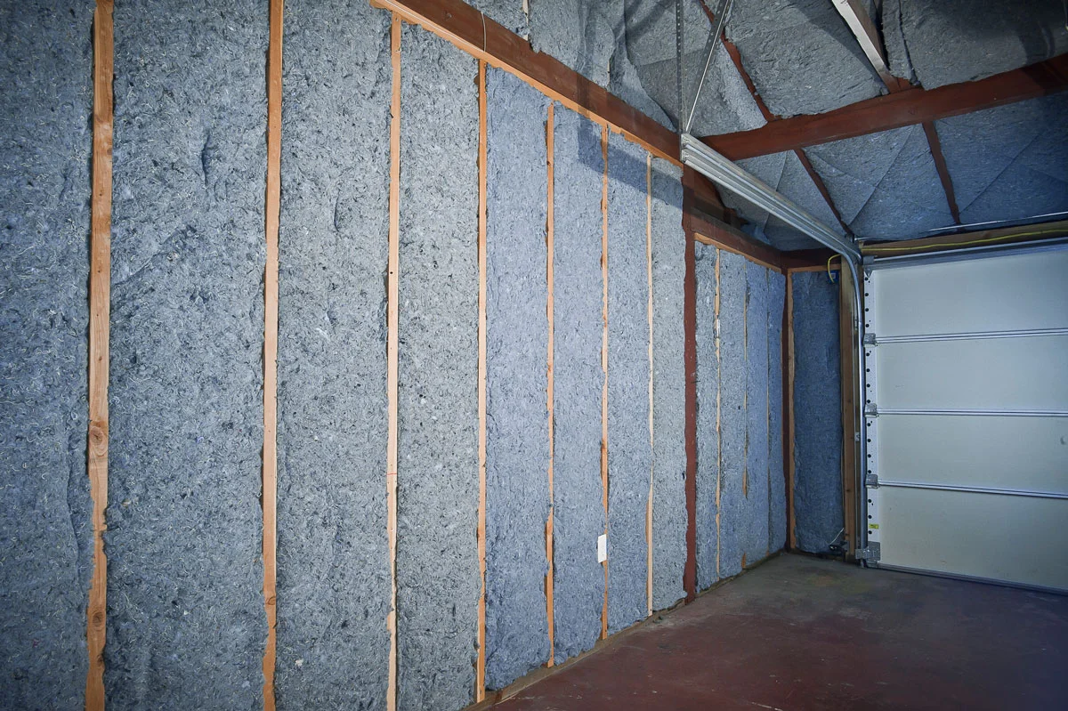 Home Insulation is one of the best residential new wall insulation companies. Our Geelong insulation suppliers are backed by years of experience and can install quality ceiling, wall and underfloor insulation for new and existing homes alike.