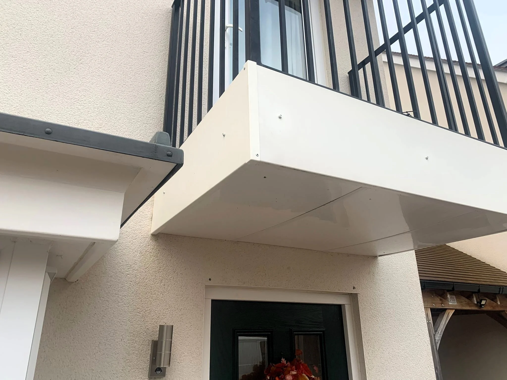 Folded balcony components