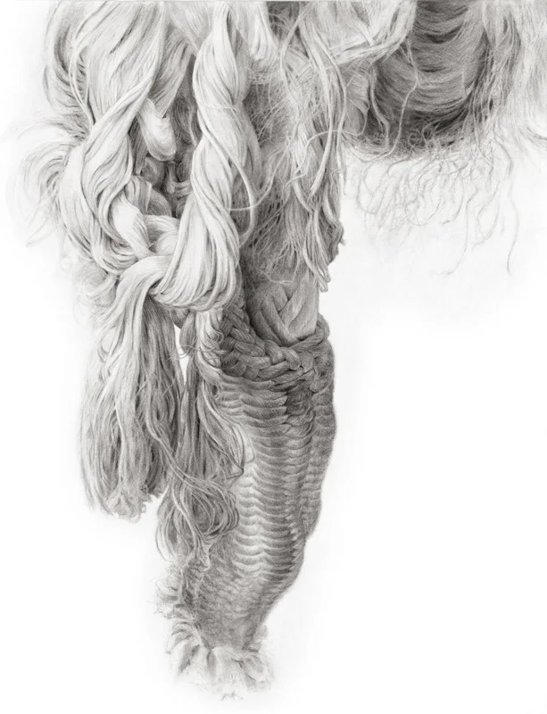 Dnc активированный уголь. Уголь волосы. Заколоть волосы карандашом. Маска для волос с углем. Черные волосы карандашом.