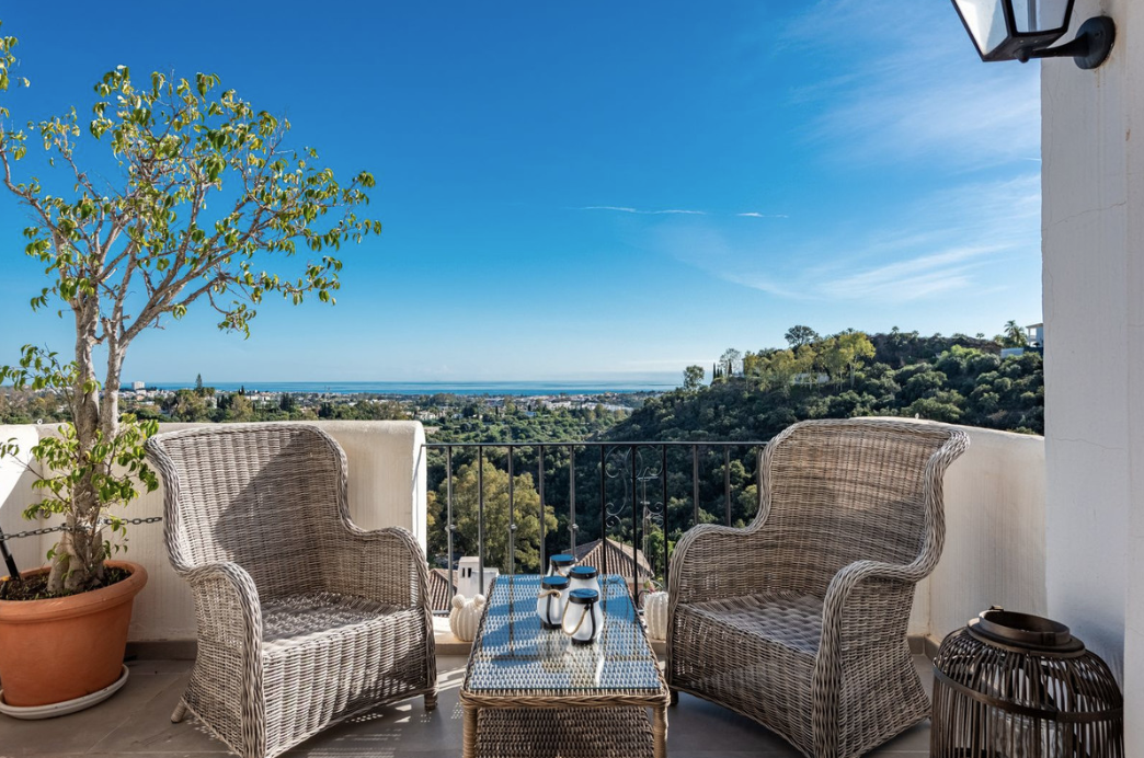 Terrace with sea views at Las Terrazas, Puerto del Almendro, Benahavis