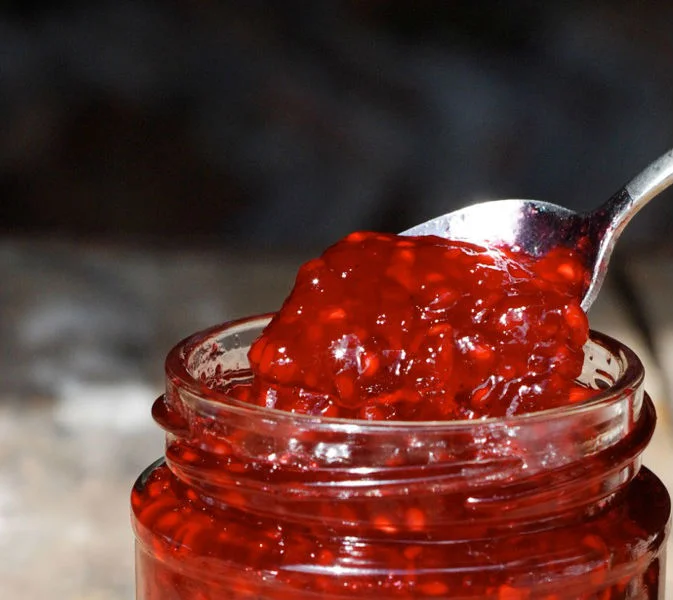 Консервирование сахаро. Варенье из айвы домашнее в банках. Варенье в банке. Пенка на варенье в банке. Свеча в виде варенья.