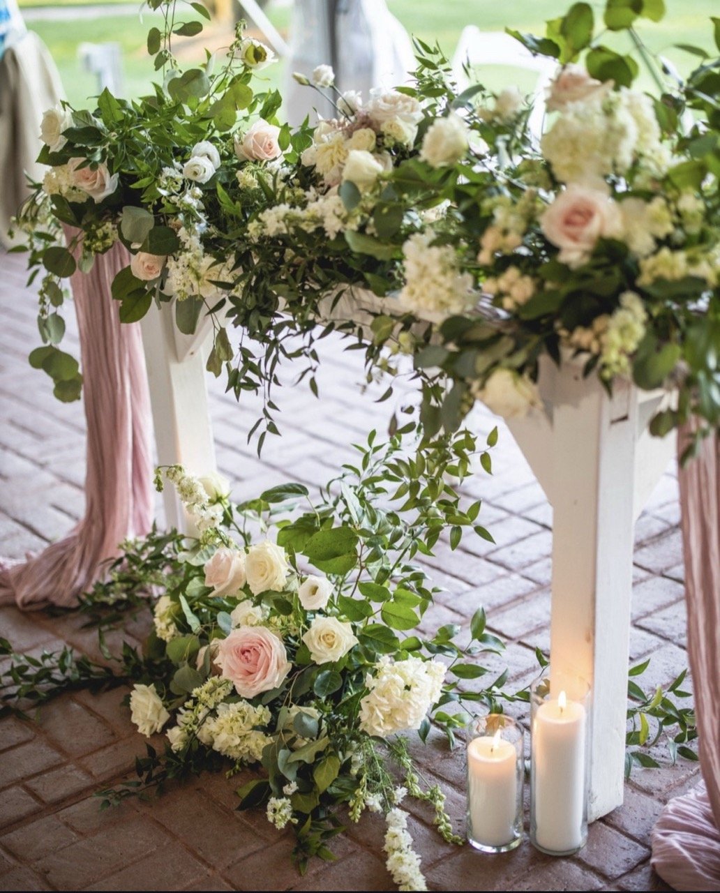 5 Foot White Sweetheart Table