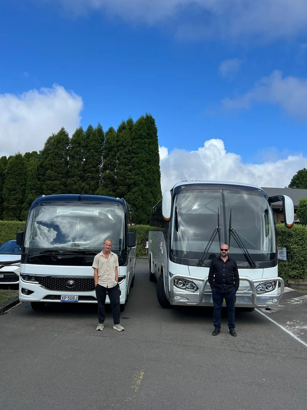 Urban Legends Blue Mountains tour guides with two modern coaches