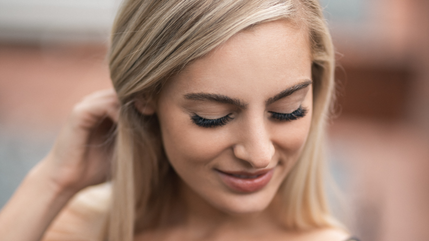 DC Lash Bar — wake up ready with lash extensions.