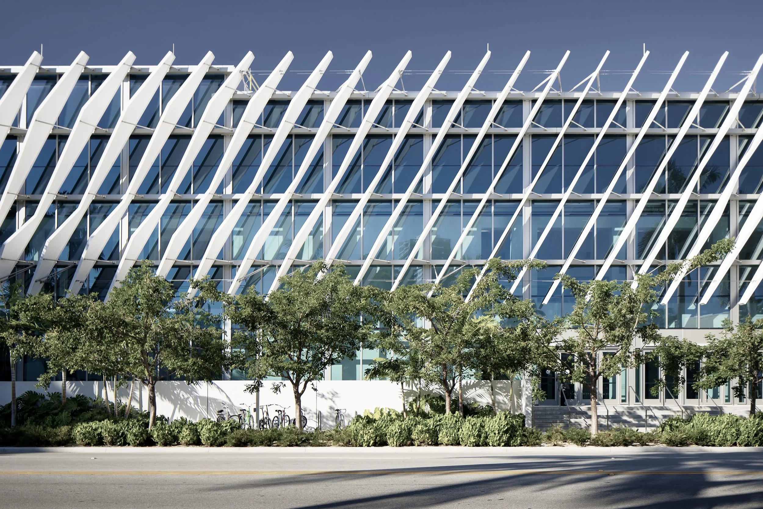 White fin facade - Miami - photography by Studio Basel Media