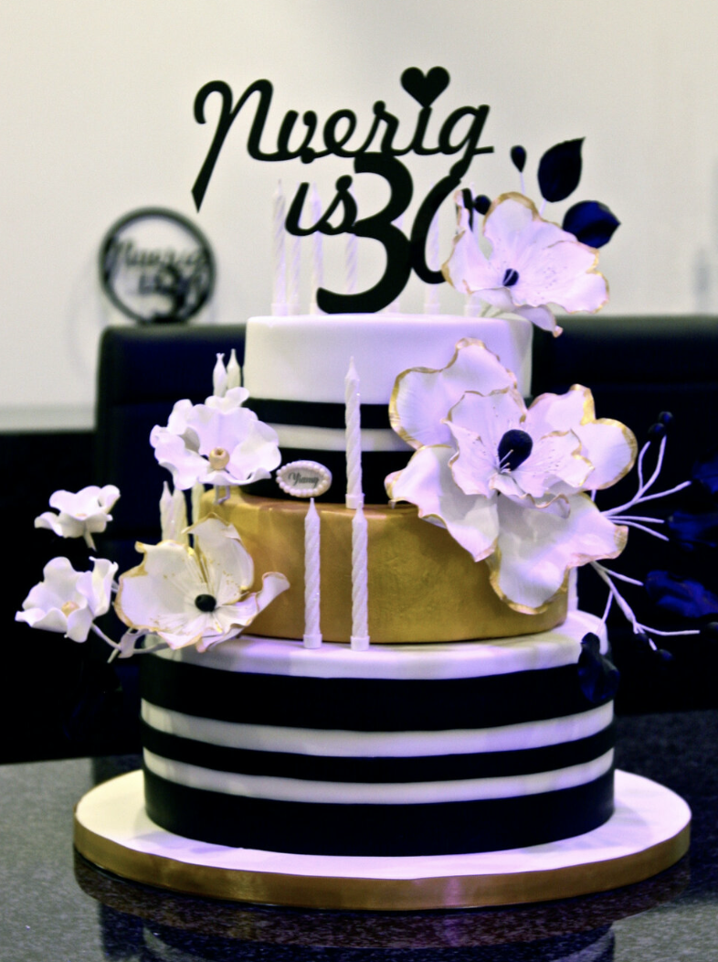 Gold flowers birthday cake  Limassol, Cyprus — Yiamy® Studio