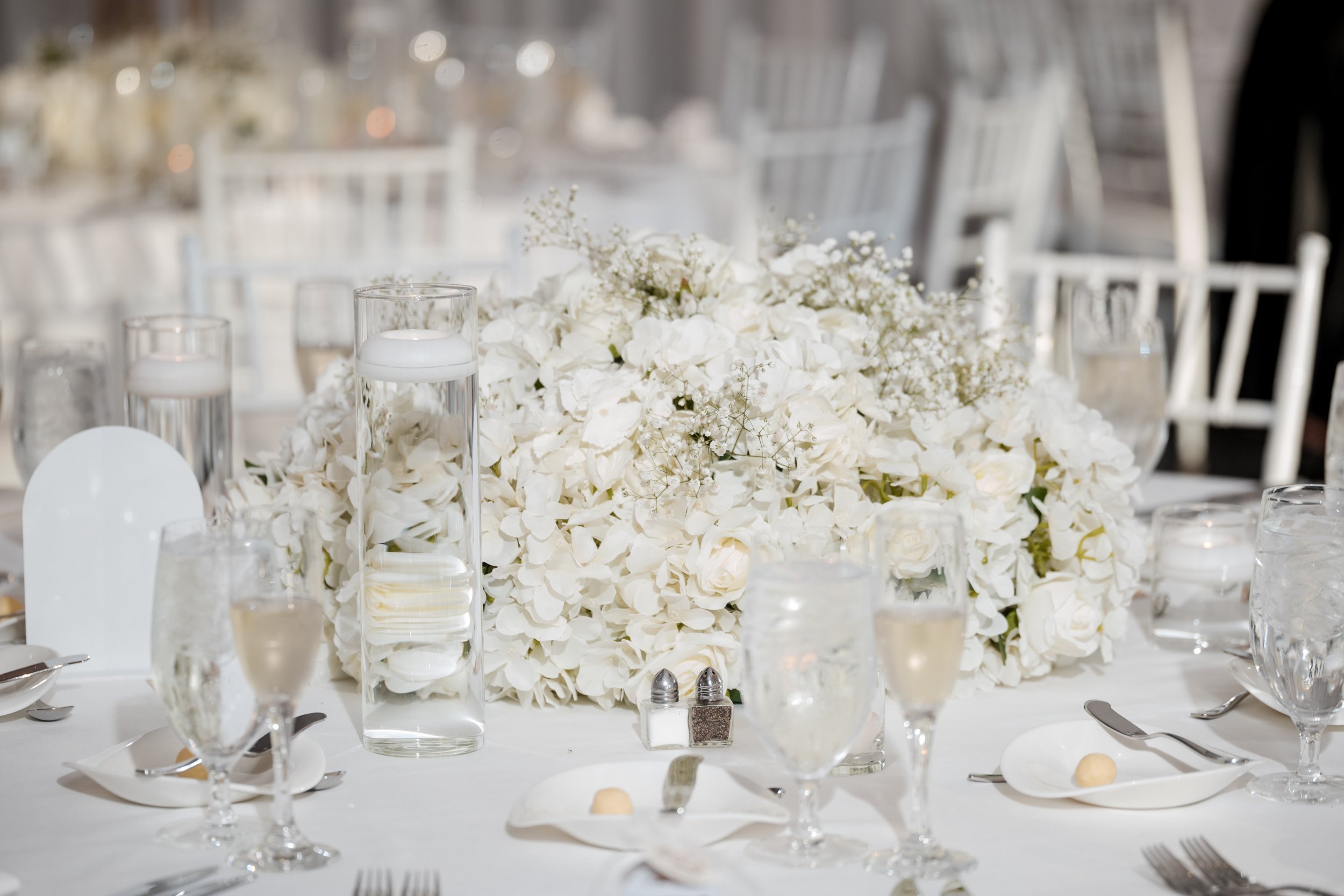 White hydrangea centerpiece at a Lakeview Pavilion reception, Foxborough, Massachusetts