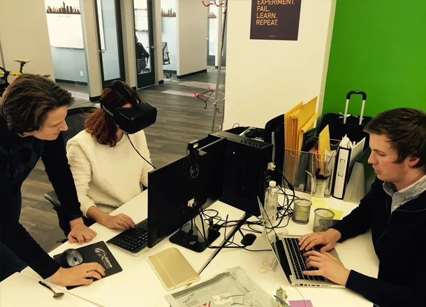 Work create. Парень с ноутбуком. Фото человека в офисе домашнее. Work create. Работа из дома женщина.