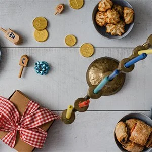 The Den Collective – Illuminate: A Hanukkah Warm Up + Creative Arts Exploration