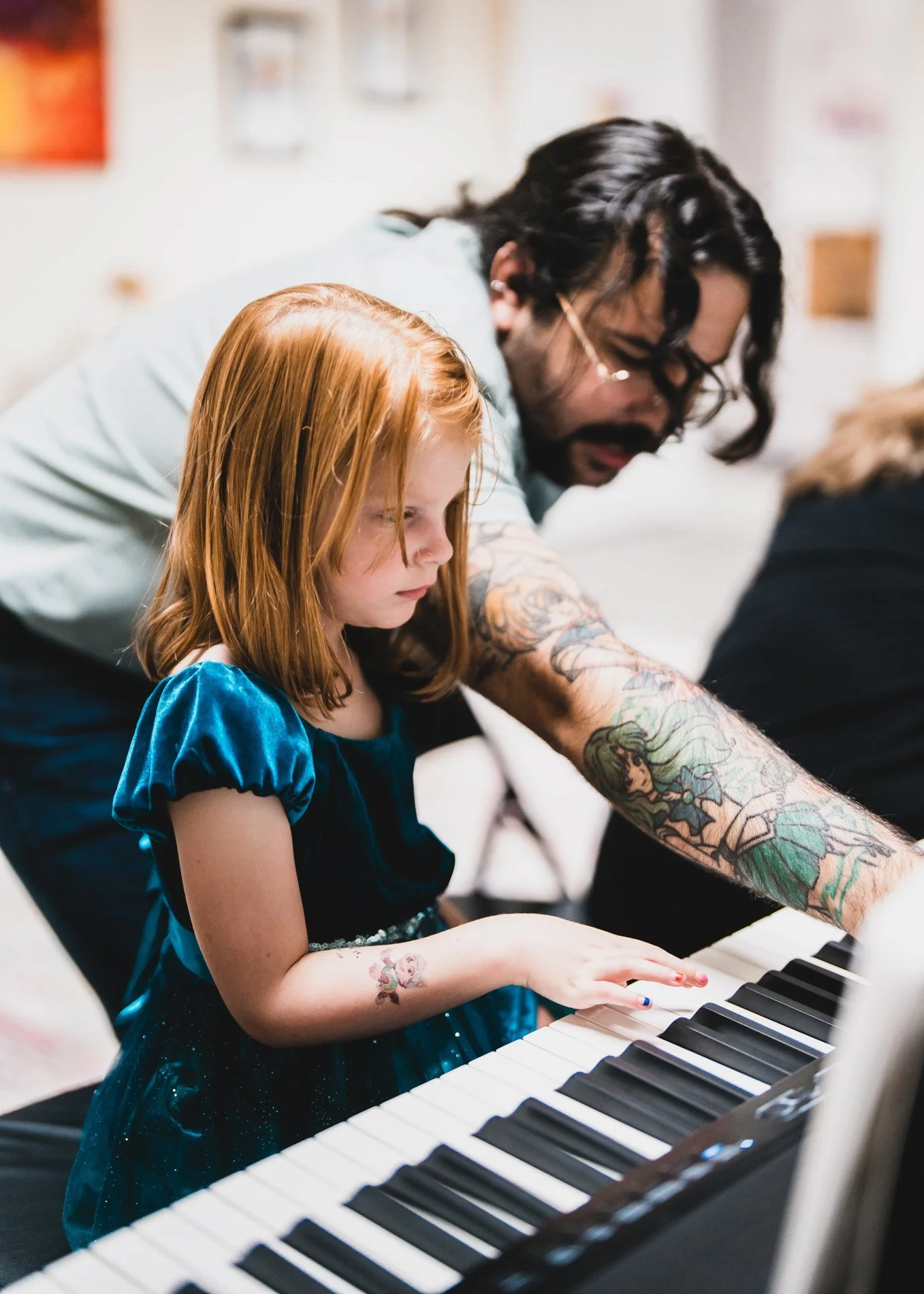 Focused keyboard learning with family support