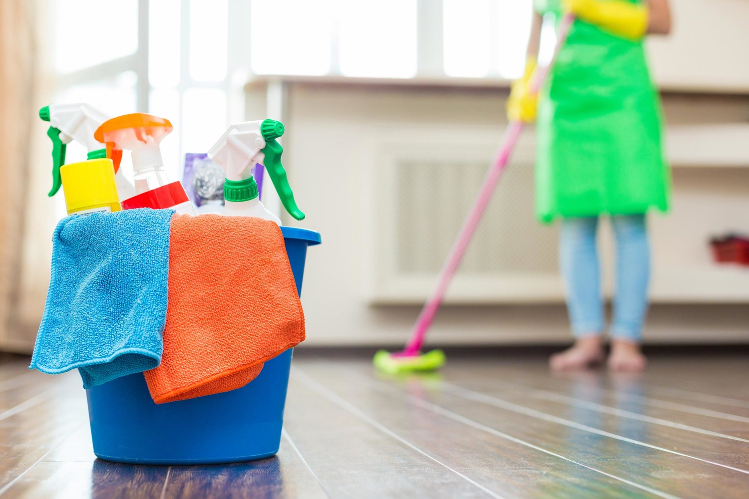 Clean up the house. Уборка. Влажная уборка помещений. Генеральная уборка клининг. Чистота и порядок в доме.