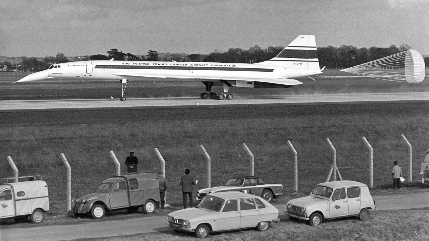 Первая машина самолет. Конкорд 1969. Конкорд 1976. Конкорд сверхзвуковой самолёт. Сверх звуковые пассажирские самолеты канкорд.