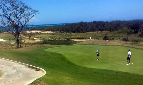 The Black Pearl golf course in Roatán, Honduras