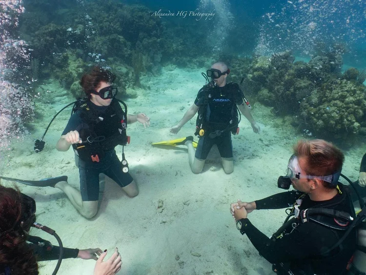 Instructor candidate teaching the regulator recovery skill