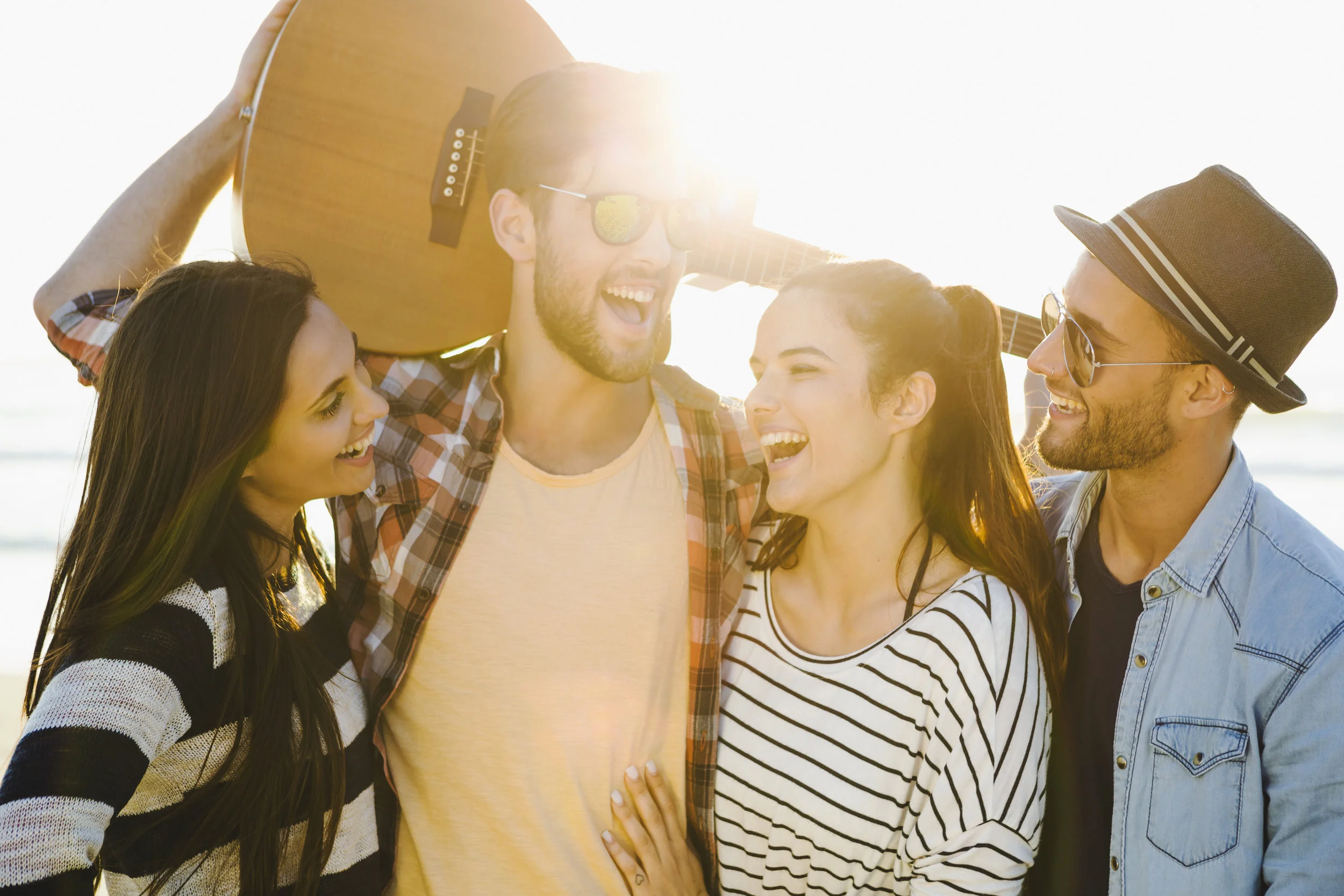 Картинка ло я описания. Exhausting. Подруги веселье. Путешествие с подругами. Can have fun on the.